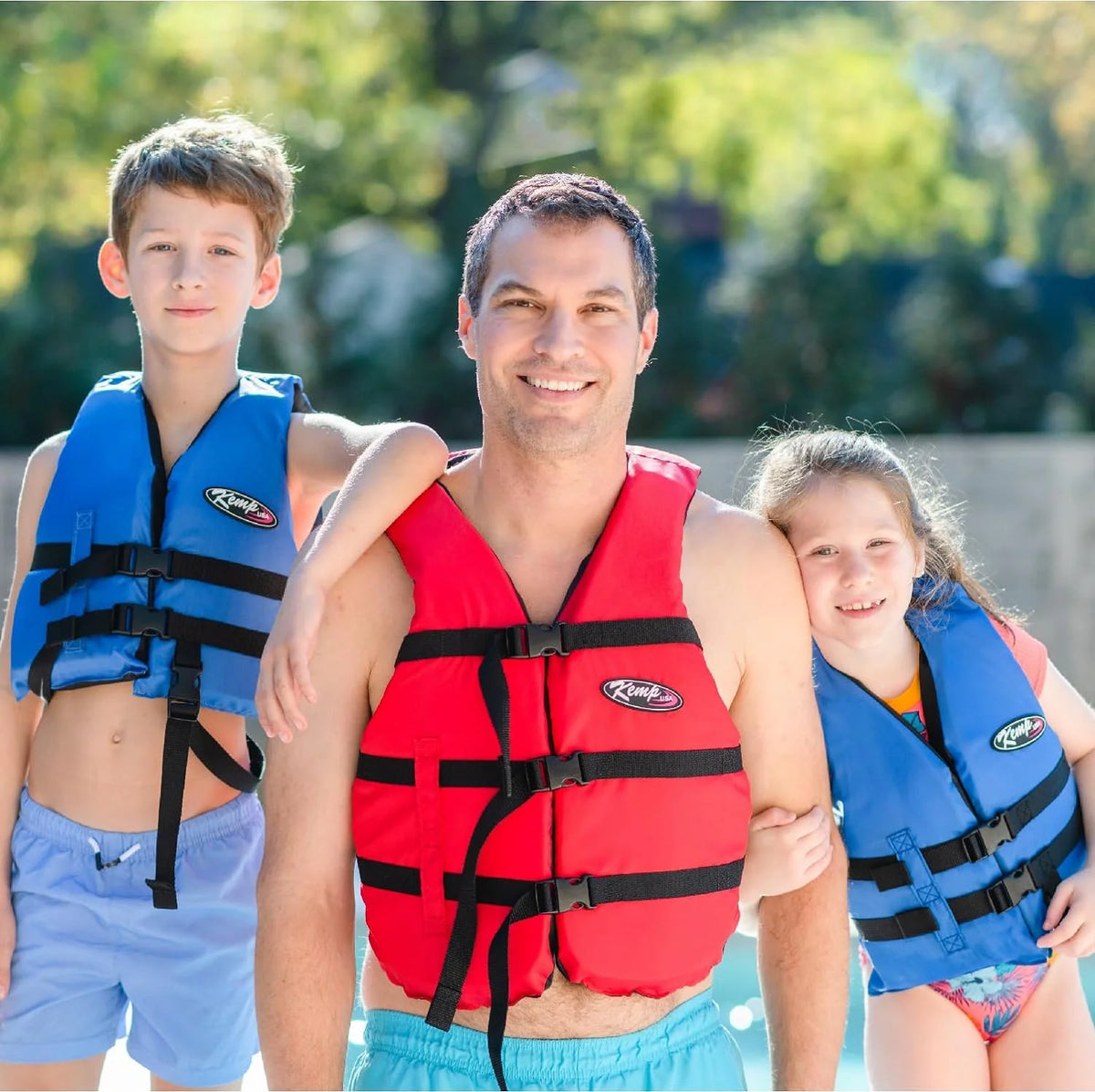 4-Pack Adult Life Jackets in Carry Case G879114