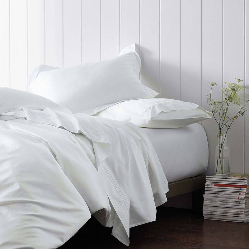 White 600-Thread Count Egyptian Cotton Sateen Twin Fitted Sheet C556