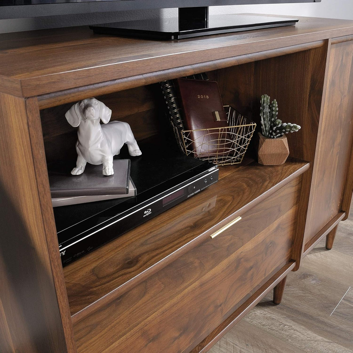 Grand Walnut Credenza T747