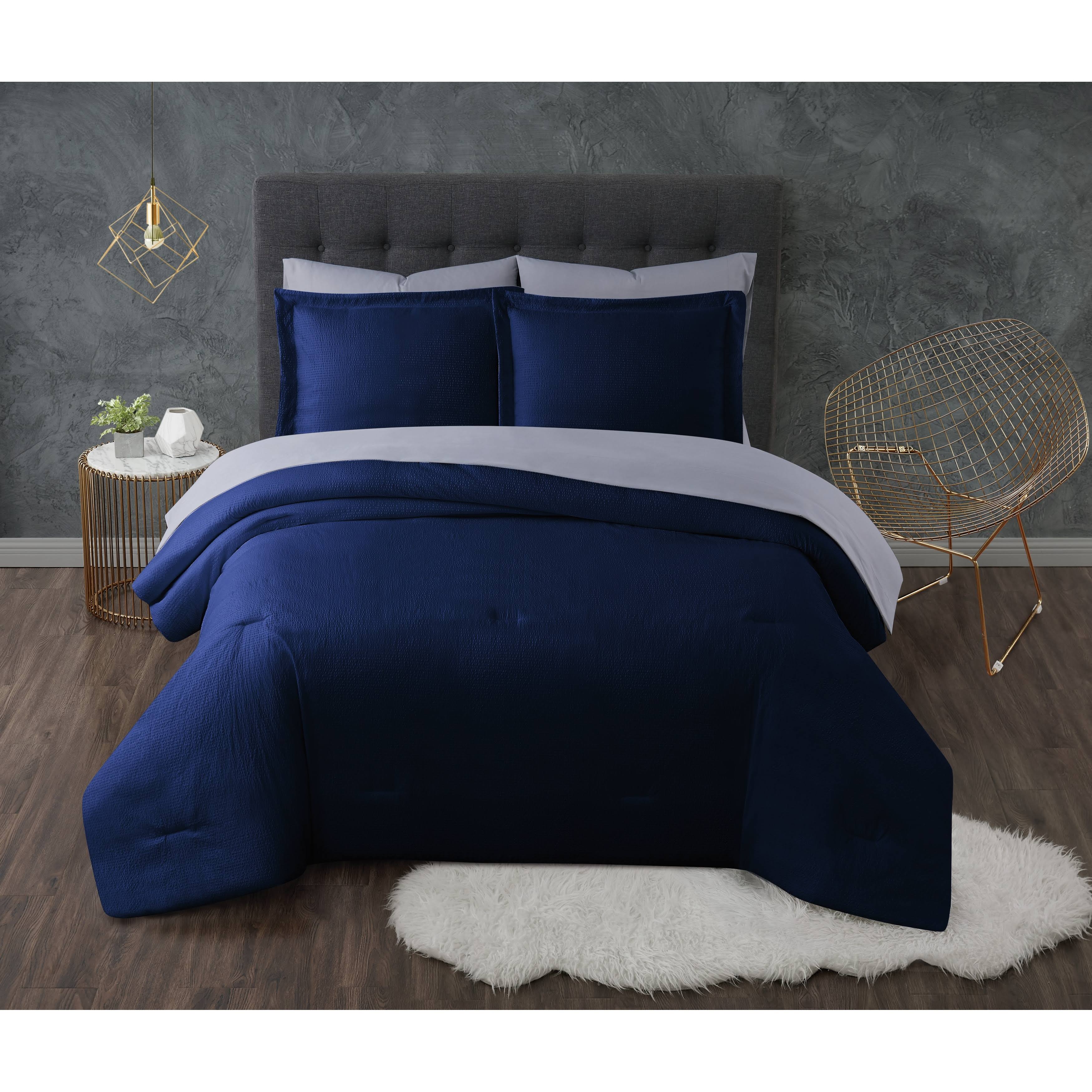 7 Piece Queen White Bed in A Bag F6842