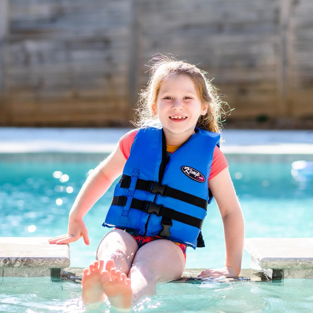 4-Pack Adult Life Jackets in Carry Case G879114