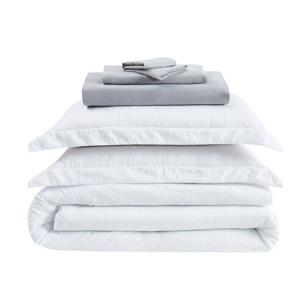 7 Piece Queen White Bed in A Bag F6842