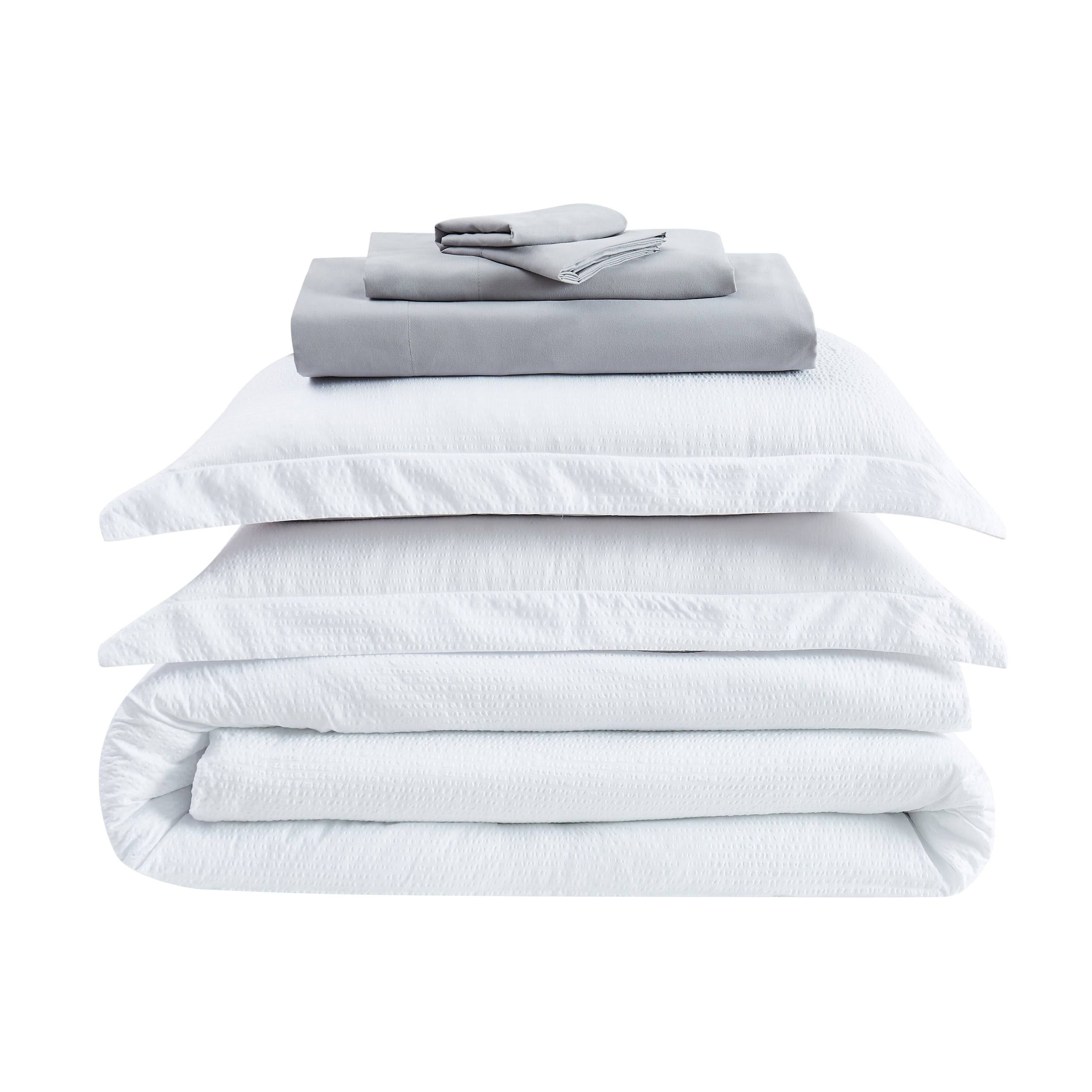 7 Piece Queen White Bed in A Bag F6842