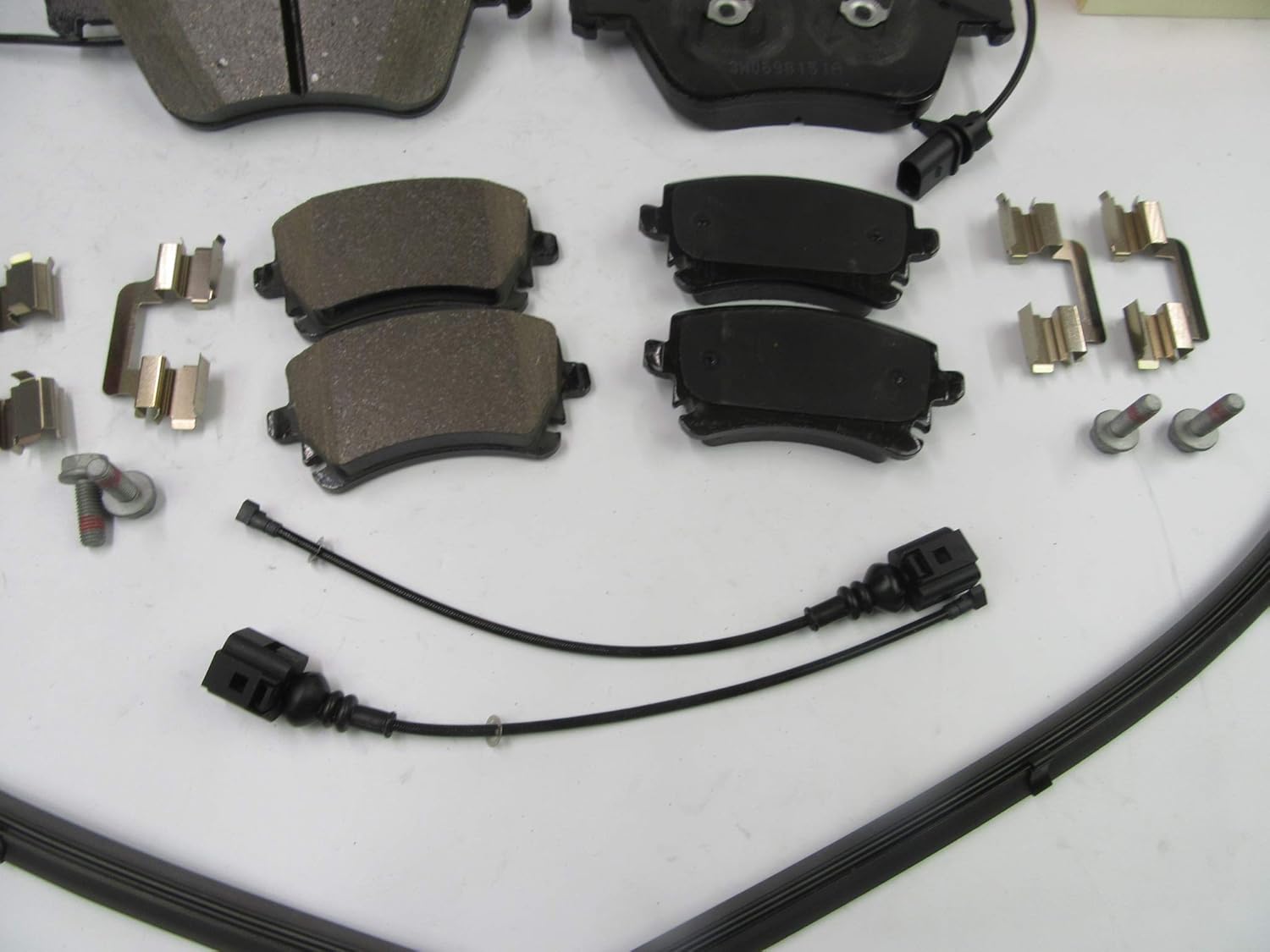 Bentley Continental V8 Brake Pads Filters Wiper Blades V713